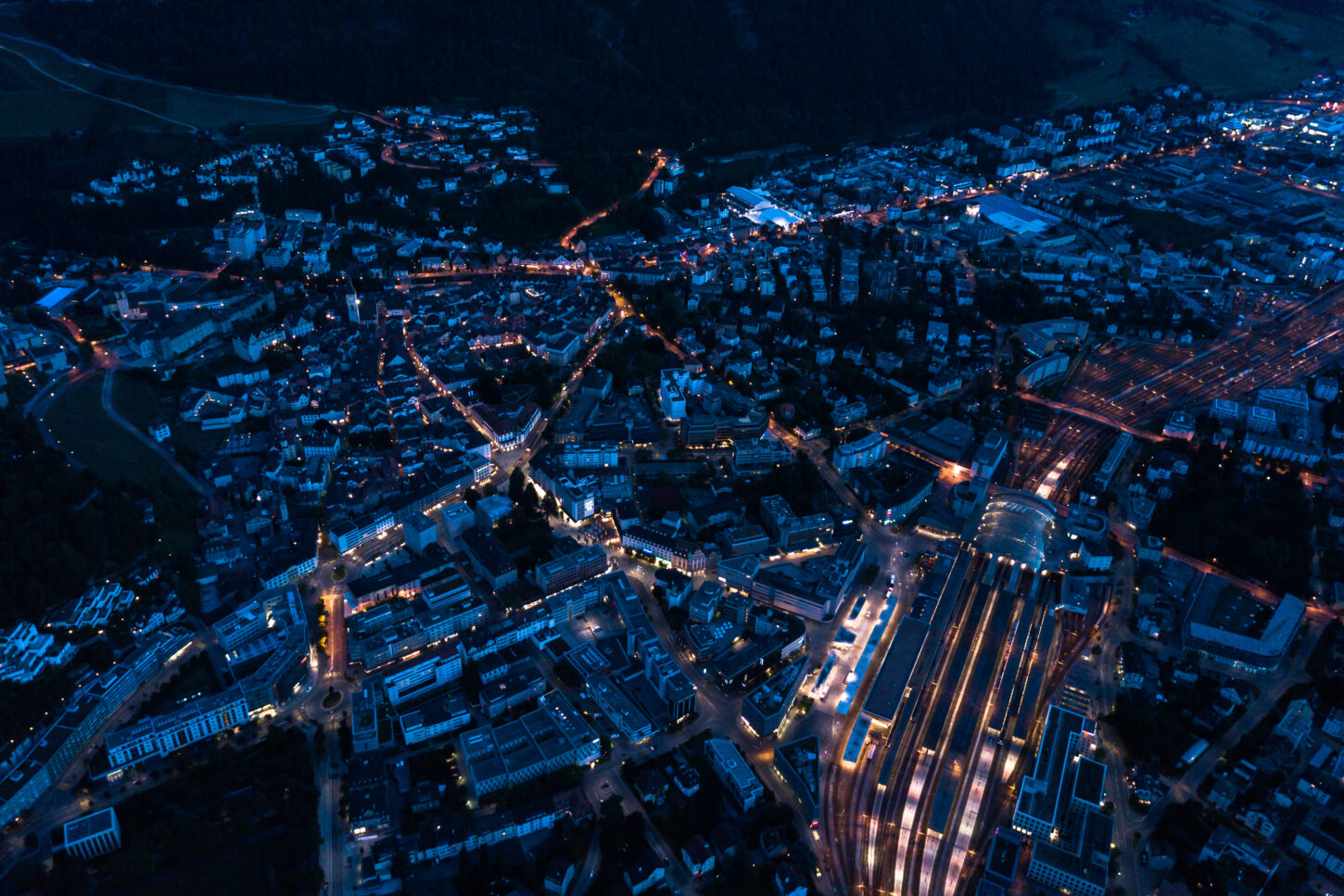 luftaufnahme-chur-bei-nacht